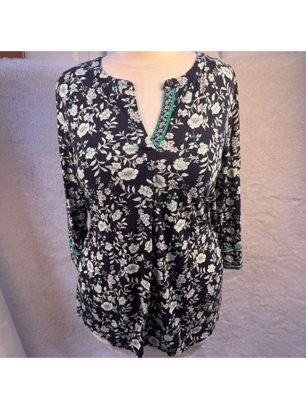 J. Jill Wearever collection size large petite navy & green Floral Tunic Top